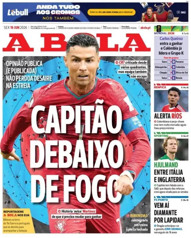 Portada de A Bola.