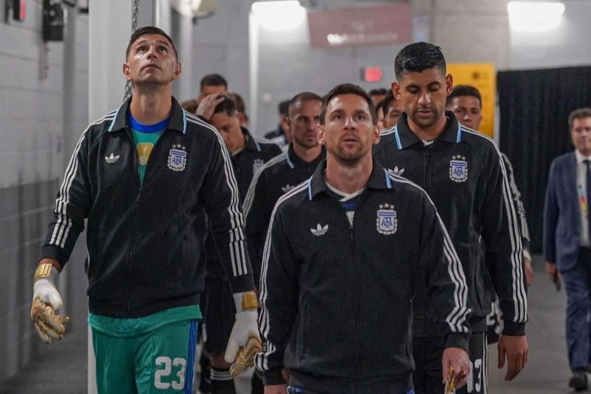 Lionel Messi fue visto solo durante el entrenamiento, alejado de sus compañeros y sin nadie a su alrededor